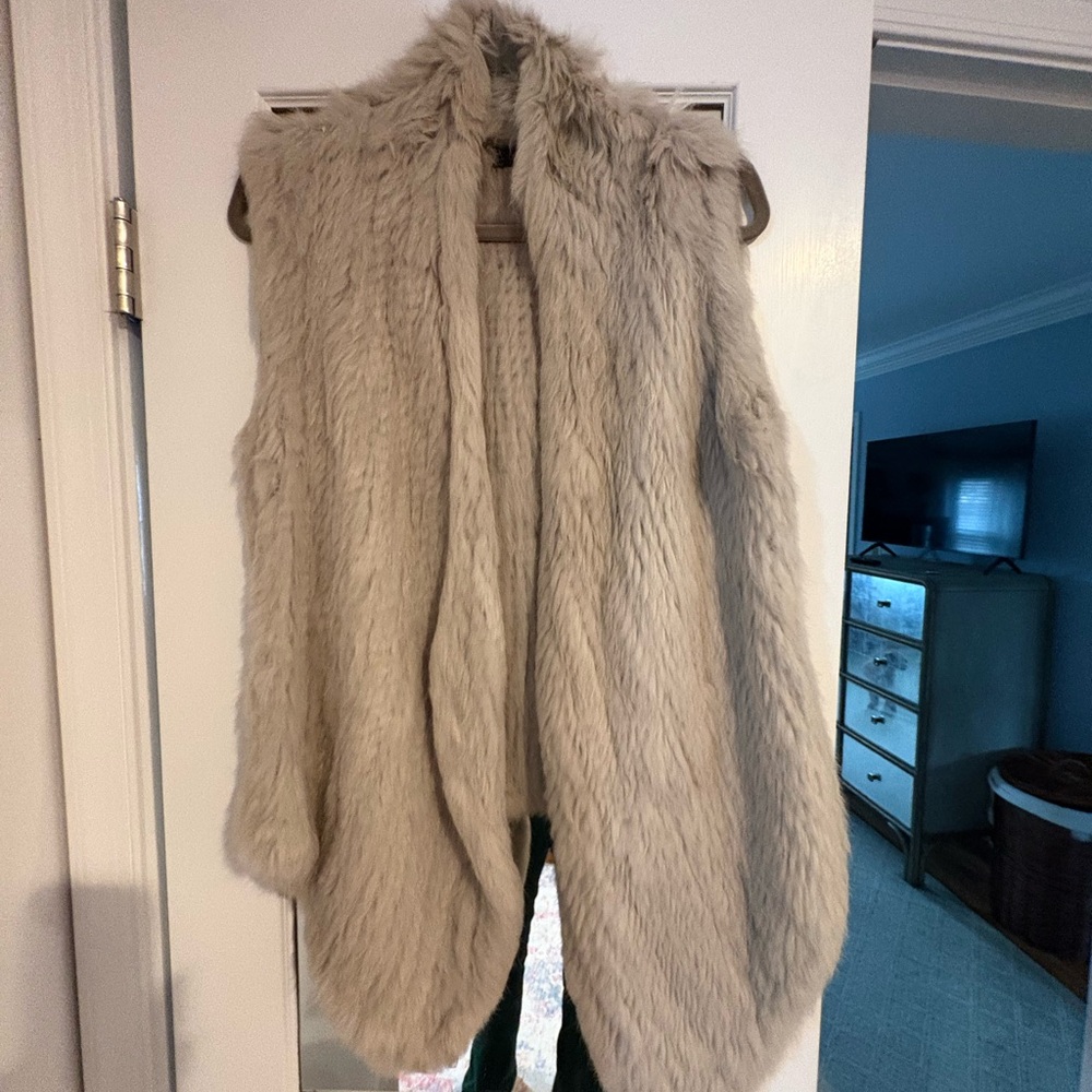 Women's Luxurious Rabbit Fur Vest in Cream